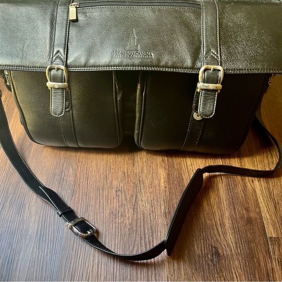 Black Leather Unisex Travel Bag with double handle and Adjustable Strap - Picture 9 of 13